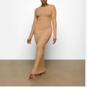 SKIMS Soft lounge shimmer crew neck, M